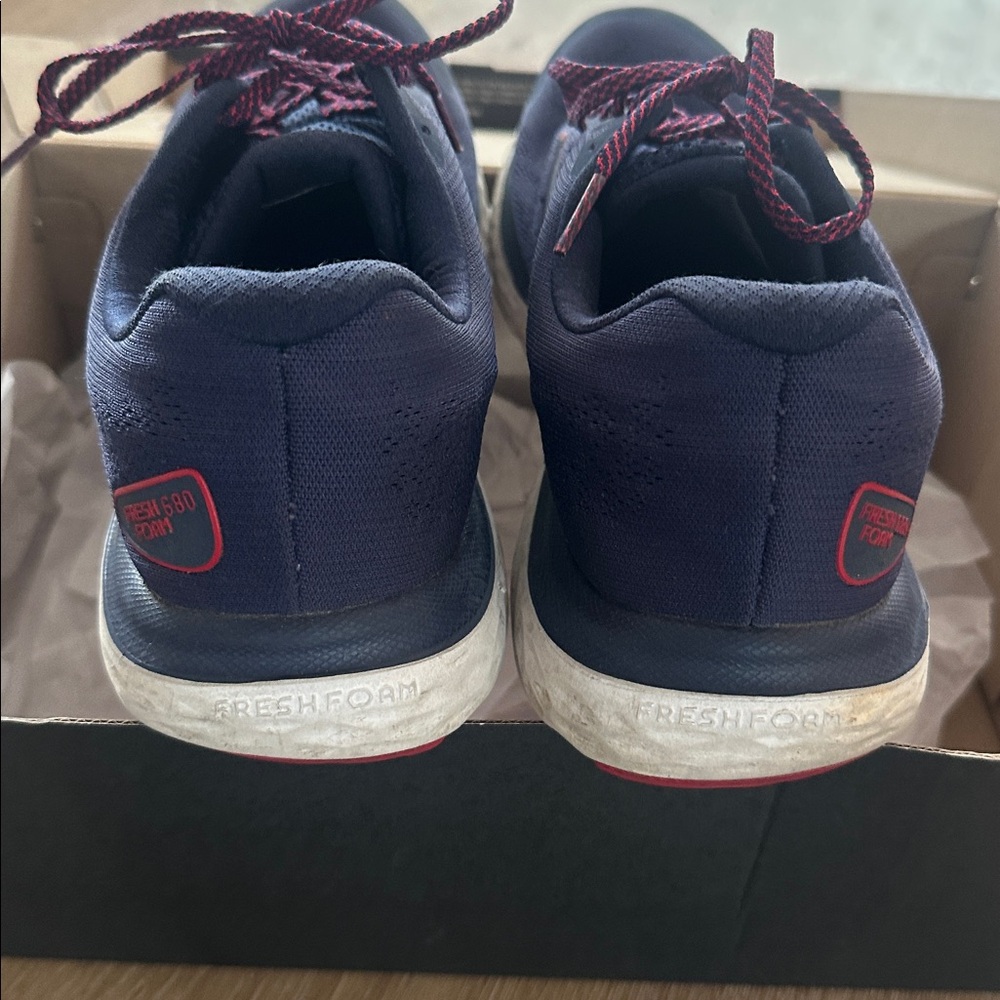 New Balance Navy and red Sneakers
Fresh Foam 680 - Picture 4 of 7